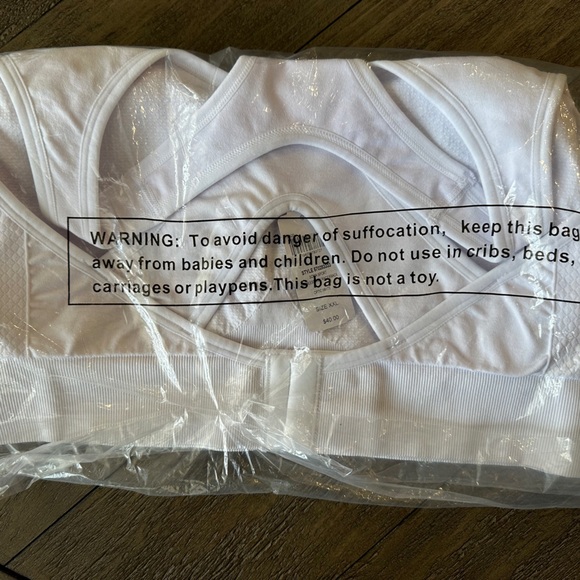 SOMA Seamless Key Racerback. Size XXL and color is Optic White. $32 - Picture 2 of 8